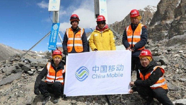 Huawei đặt ăng-ten 5G trên đỉnh Everest