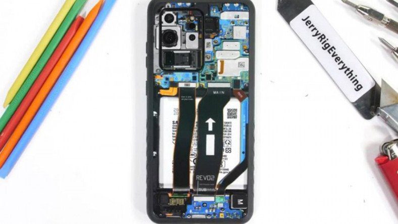 SAMSUNG Galaxy S20 Ultra Dismantled (Video)