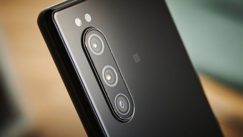 một loại điện thoại thông minh của hãng Sony 9Hình ảnh báo chí chính thức được tiết lộ