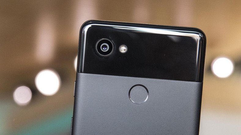 Google Pixel 2XL Spotted chạy Android 11 R