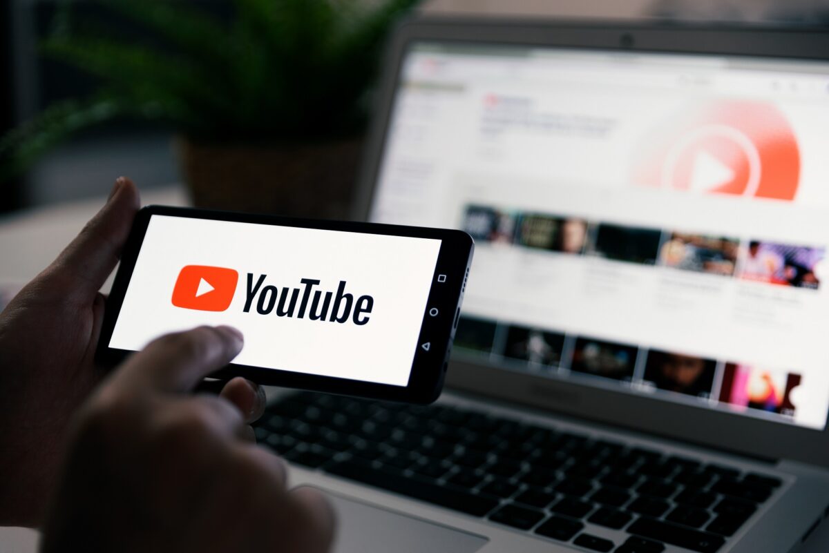YouTube  là dịch vụ video phổ biến do Google phát triển