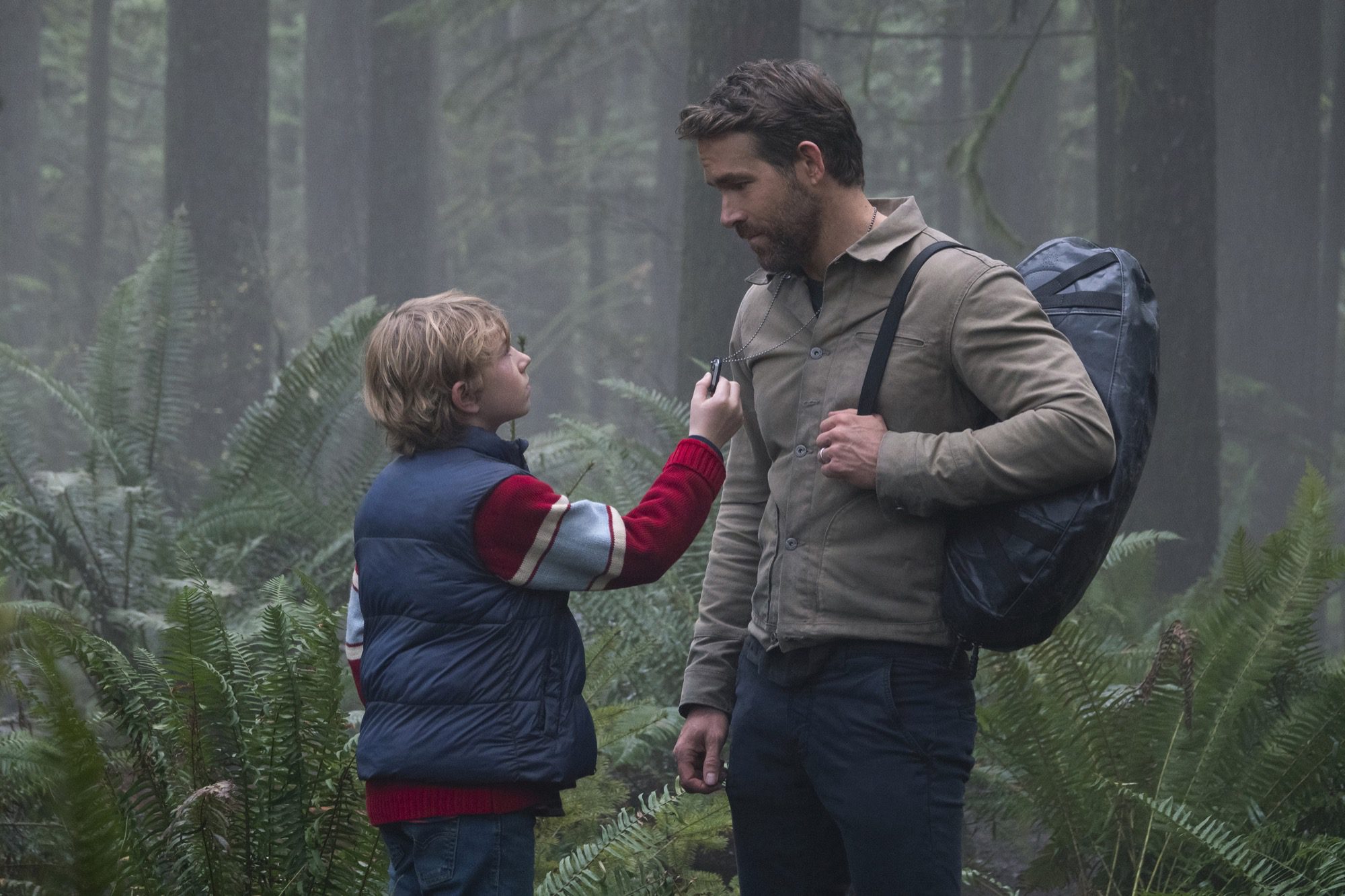 Revisiting Adam Through Time: Ryan Reynolds transcenderar tiderna i en sci-fi-film för hela familjen