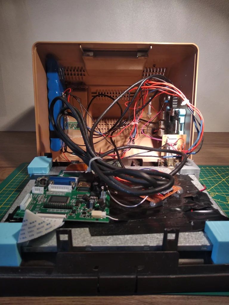 Minitel Raspberry Pi 3B © Tom's Hardware