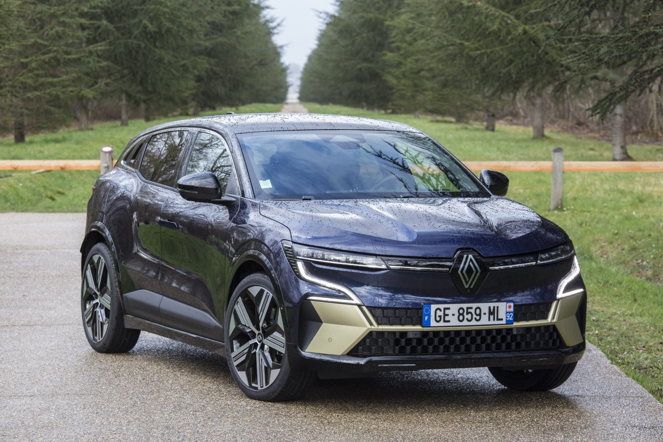 Mitt i en komponentkris sänker Renault Mégane E-Tech … priserna