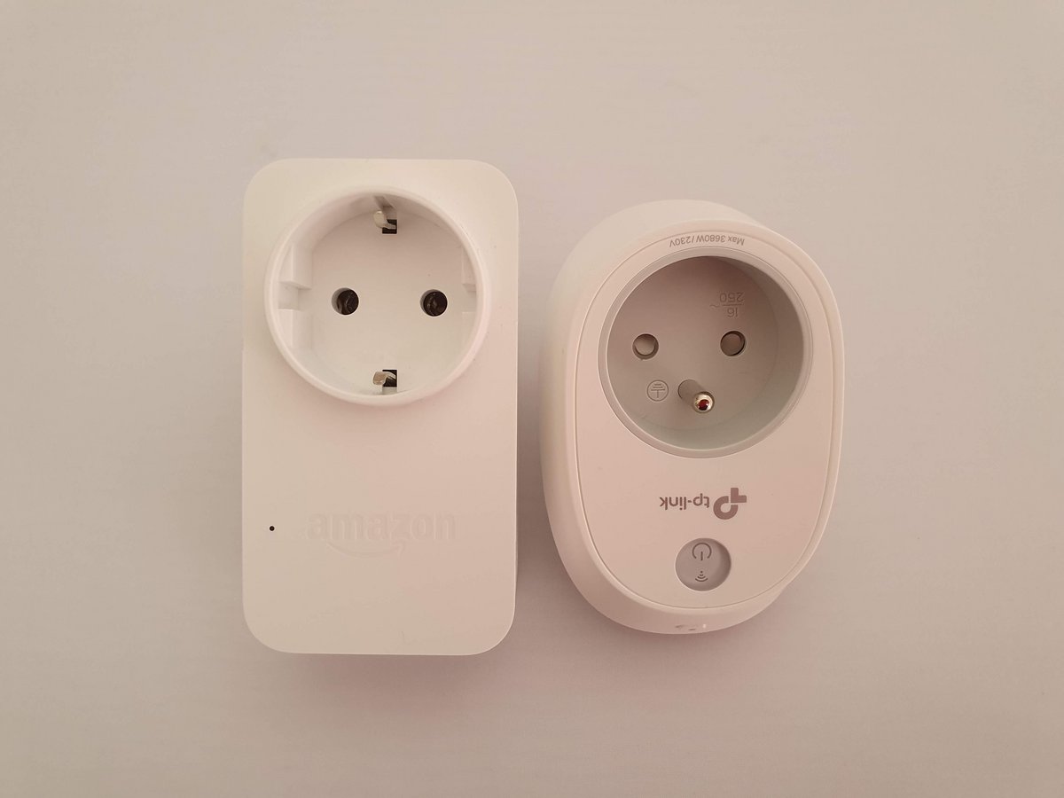 TP-Link HS100 - Smart Plug Comparison