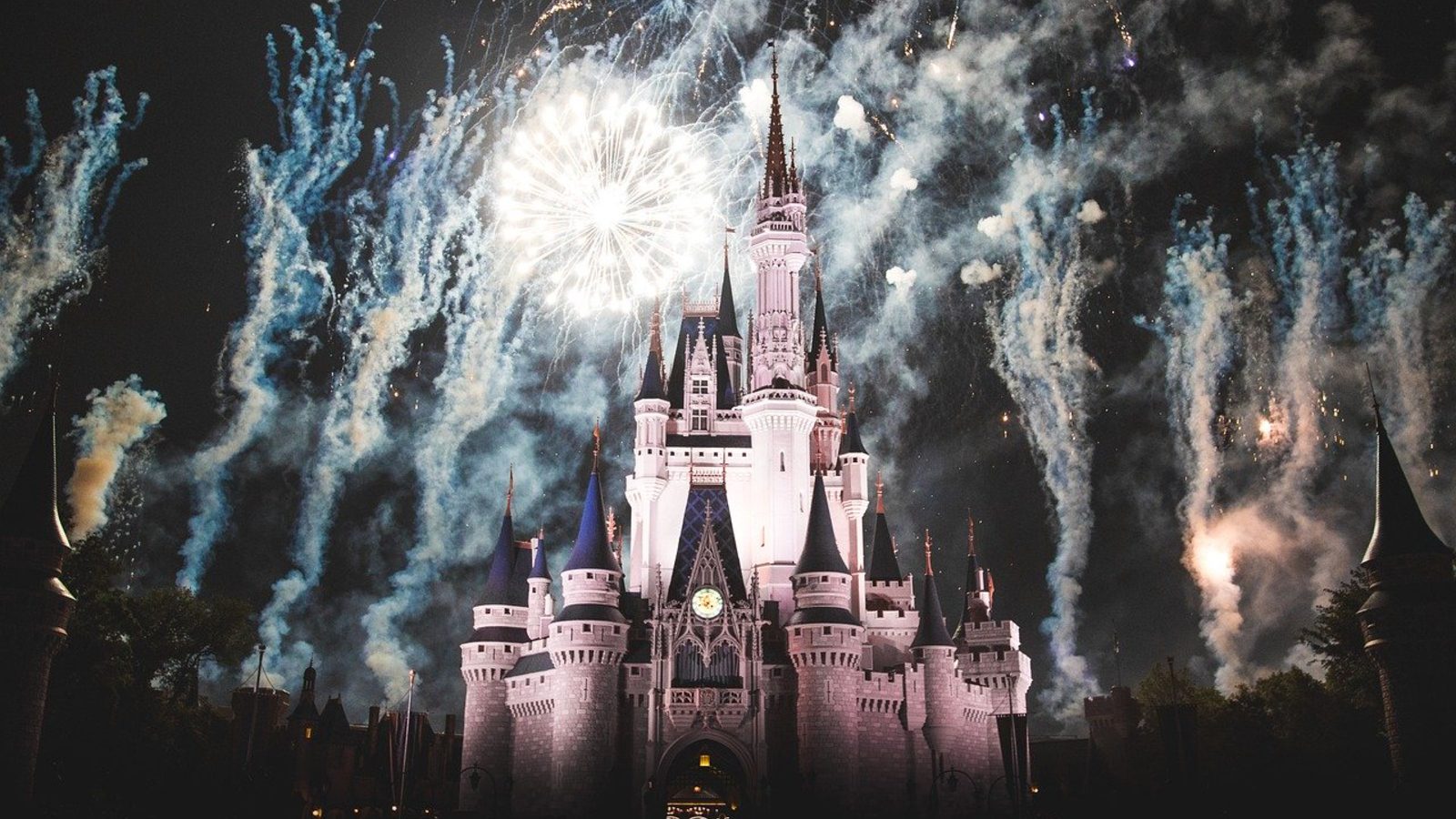 Disney: halva intäkterna, men passerade Disney+s milstolpe på 60 miljoner prenumeranter