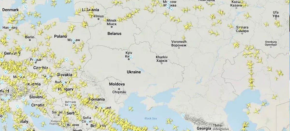FlightRadar24 mostra espaço aéreo da Ucrãnia quase vazio após início do conflito com a Rússia