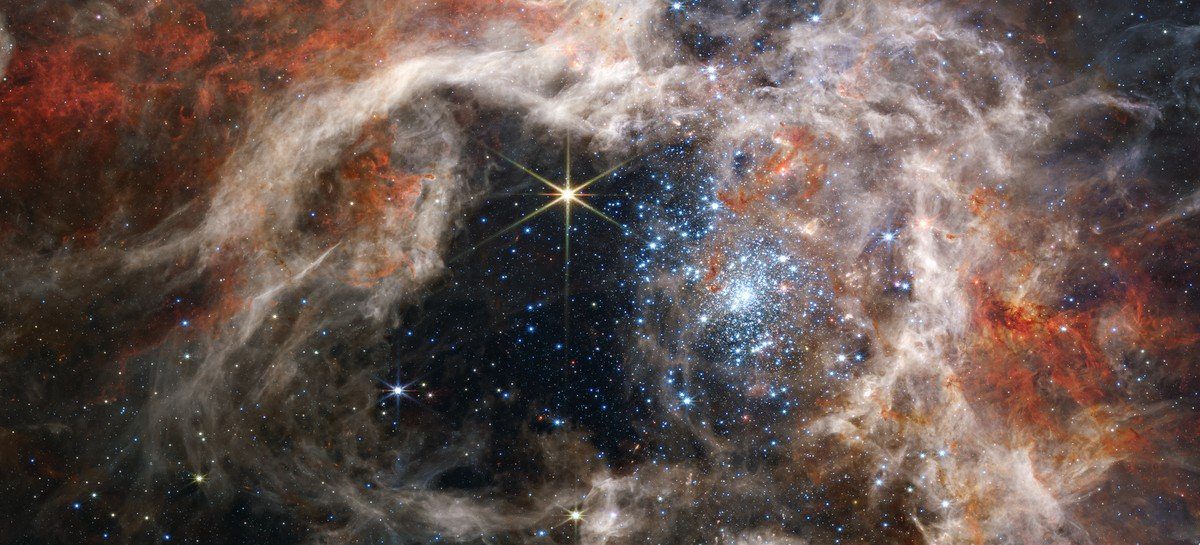 Telescópio James Webb fotografa Nebulosa da Tarântula em "berçário celeste"