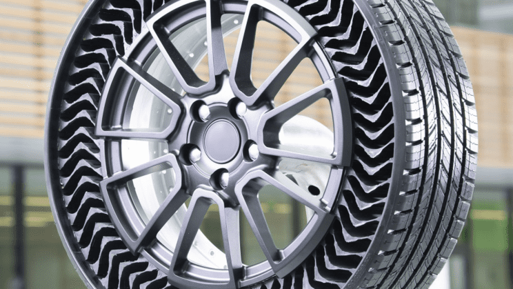 Det punkteringssäkra “airless” Michelin Uptis-däcket introducerades i München
