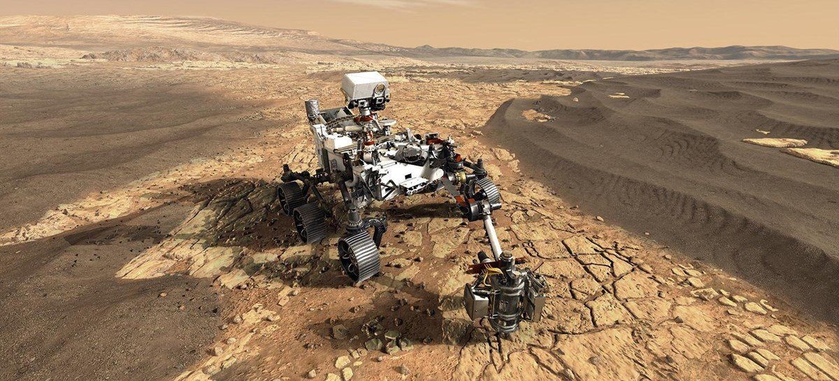 Rover Perseverance fotografa rocha em forma de cabeça de cobra em Marte