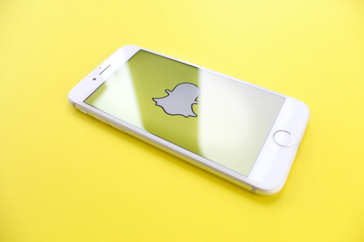 Snapchat trên điện thoại thông minh © Thought Catalog