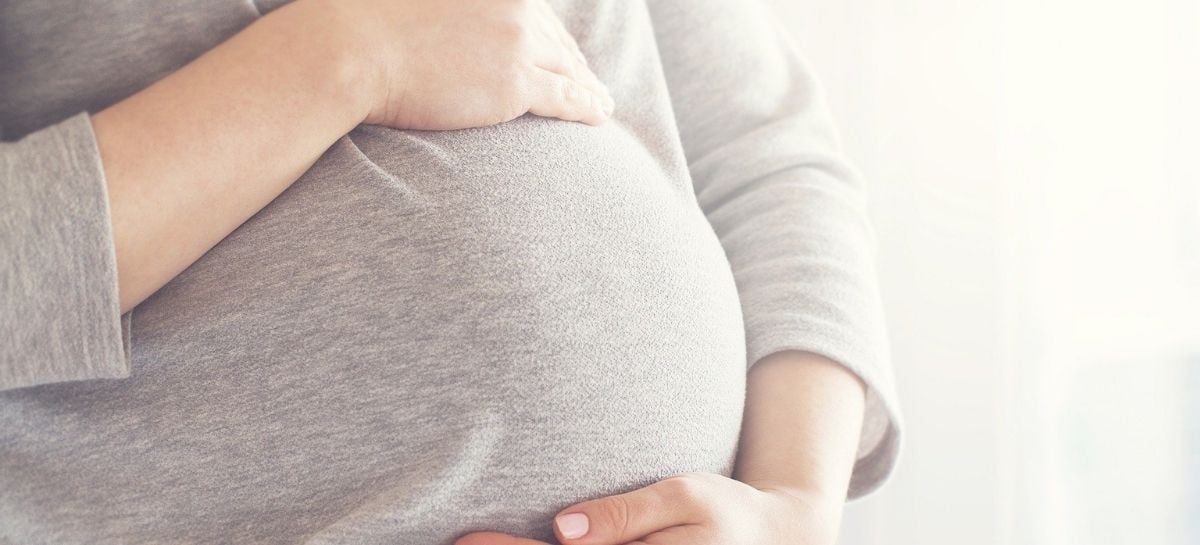 Polícia prende "falsa grávida" com barriga cheia de eletrônicos