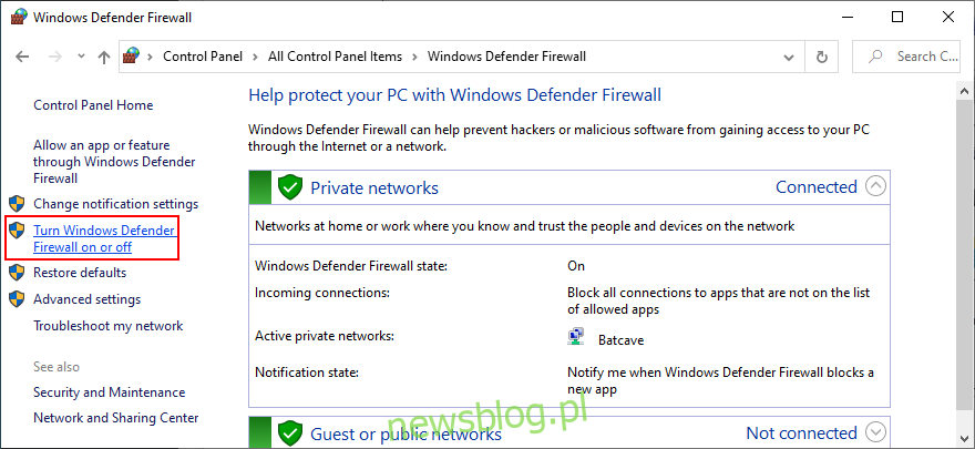 Bảng điều khiển chỉ cho bạn cách bật hoặc tắt Tường lửa hệ thống Windows hậu vệ