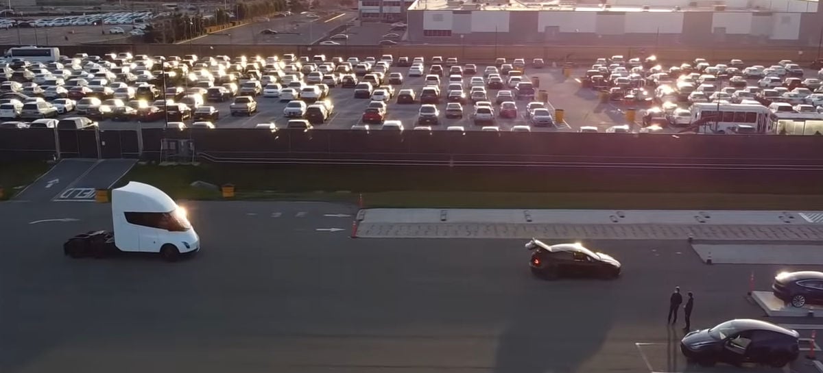 Drone flagra testes do novo caminhão Tesla na Califórnia
