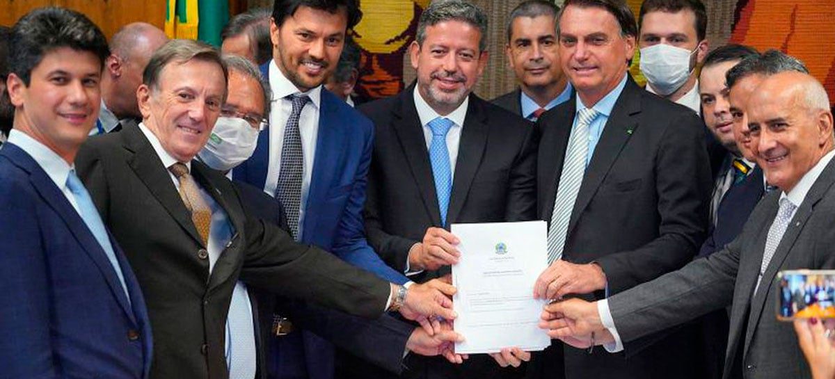 Projeto de Lei para privatização dos Correios é entregue pelo Bolsonaro