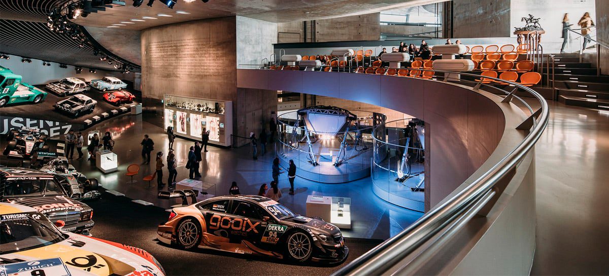 Que tal uma volta? Vídeo de drone permite conhecer todo o museu da Mercedes Benz