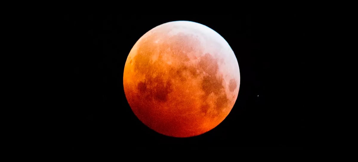 Eclipse lunar e superlua acontecem nesta quarta e podem ser observados do Brasil