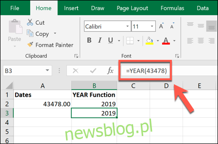 Công thức Excel sử dụng hàm NĂM để trích xuất năm từ 5-số sê-ri đếm từ 1 tháng giêng năm 1900