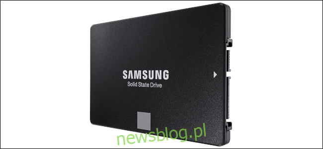 Màu đen 2,5-inch SSD từ Samsung.