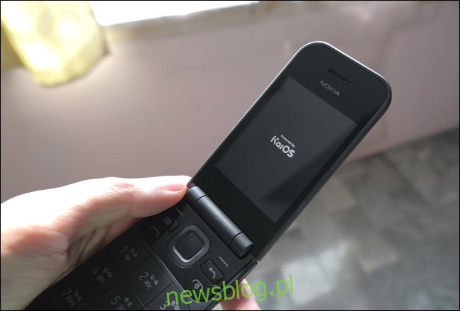 Điện thoại nắp gập Nokia 2720 với KaiOS.