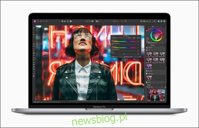 Apple  Một chiếc MacBook Pro có ứng dụng chỉnh sửa hình ảnh