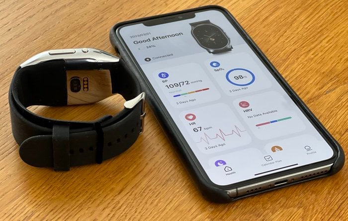 Cảm biến phía sau Smartwatch huyết áp