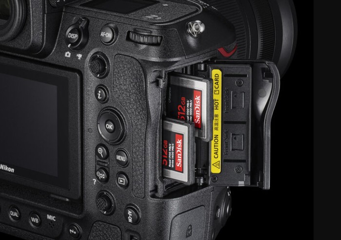 Khe cắm thẻ nhớ máy ảnh Nikon Z9