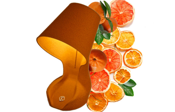 Đèn bàn Ohmie làm từ vỏ cam
