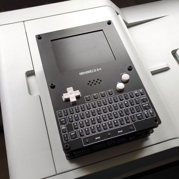 Máy cầm tay Commodore 64 Game Boy