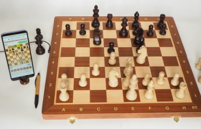 Bộ cờ vua điện tử bằng gỗ gấp gọn